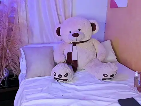 Snapshot of ebonyebony24 chatting on 02.19.26 ebonyebony24 online show from 02.19.26