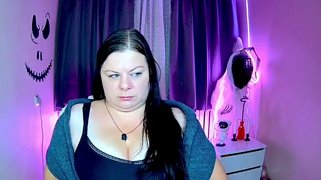 BritneyRaine online show from 10.19.25