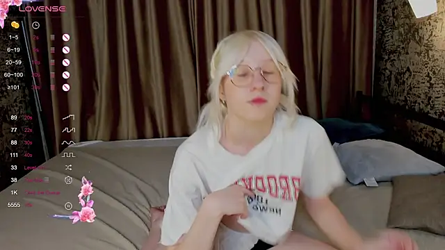 AlettaEve online show from 09.22.25