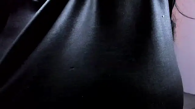 SOFIA SACRLETT online show from 11.28.25