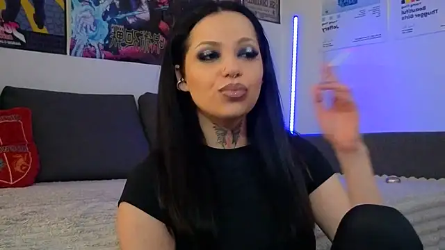 KiraQuinn1 online show from 04.08.26