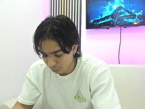 Snapshot of toji_luxxer chatting on 09.25.25 toji luxxer online show from 09.25.25