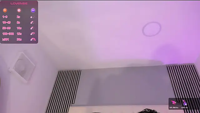 Snapshot of toji_luxxer chatting on 11.30.25 toji luxxer online show from 11.30.25