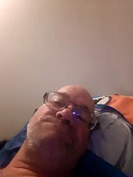 Snapshot of nounours197314 chatting on 02.21.26 nounours197314 online show from 02.21.26