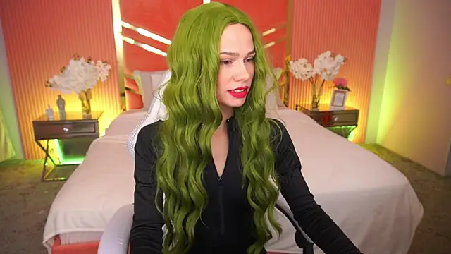 Snapshot of ShyySiren chatting on 09.20.25 ShyySiren online show from 09.20.25