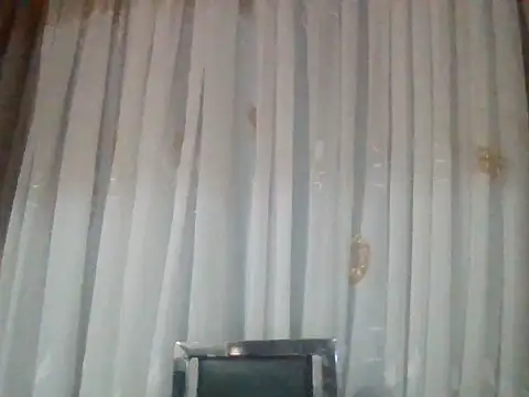 Snapshot of Lomivah chatting on 10.31.25 Lomivah online show from 10.31.25