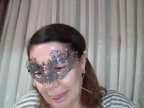 Snapshot of Lomivah chatting on 11.09.25 Lomivah online show from 11.09.25