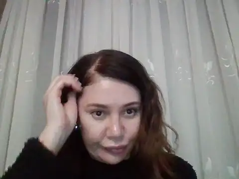 Snapshot of Lomivah chatting on 12.02.25 Lomivah online show from 12.02.25