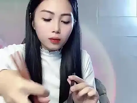 Lyly4757 online show from 11.19.25