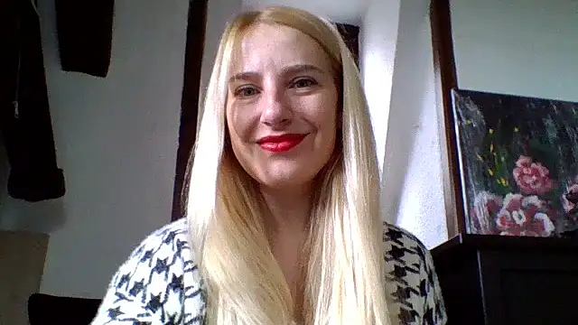 Snapshot of Yselrah chatting on 10.31.25 Yselrah online show from 10.31.25