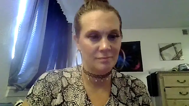 Ariasweetaspie online show from 10.15.25