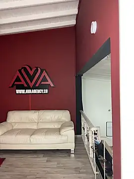 Snapshot of krisstenSantos chatting on 10.28.25 krisstenSantos online show from 10.28.25