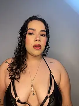 Snapshot of krisstenSantos chatting on 11.10.25 krisstenSantos online show from 11.10.25