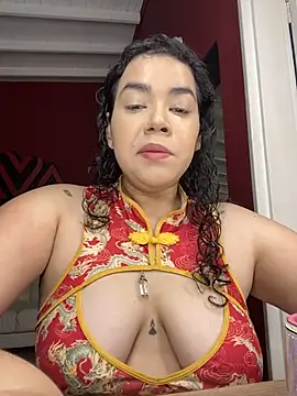 Snapshot of krisstenSantos chatting on 11.14.25 krisstenSantos online show from 11.14.25