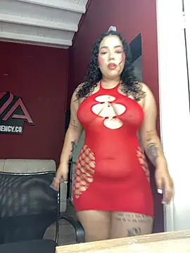 Snapshot of krisstenSantos chatting on 11.26.25 krisstenSantos online show from 11.26.25