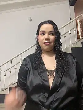 Snapshot of krisstenSantos chatting on 11.28.25 krisstenSantos online show from 11.28.25