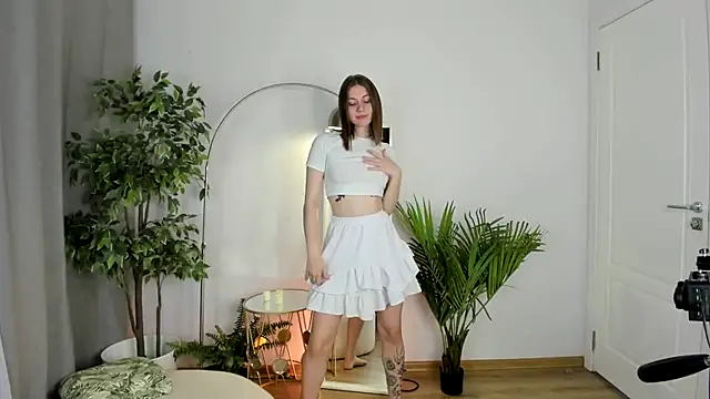 Snapshot of Pink_Muse chatting on 11.06.25 Pink Muse online show from 11.06.25