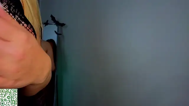 Snapshot of DieraHardeyy chatting on 10.27.25 DieraHardeyy online show from 10.27.25