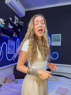 MilaMoone online show from 04.23.26
