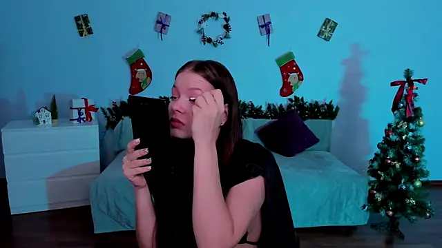 BetsyKiss online show from 12.20.25