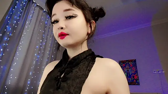 Snapshot of Dazzl1ngFire chatting on 01.18.26 Dazzl1ngFire online show from 01.18.26