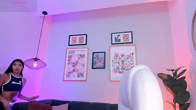 Tiffany Low online show from 07.31.26