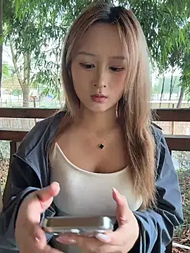 yuki june online show from 04.25.26