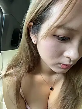 Snapshot of yuki_june chatting on 05.27.26 yuki june online show from 05.27.26