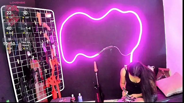 Snapshot of Mistress_Megan_BDSM chatting on 10.20.25 Mistress Megan BDSM online show from 10.20.25