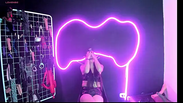 Snapshot of Mistress_Megan_BDSM chatting on 11.14.25 Mistress Megan BDSM online show from 11.14.25