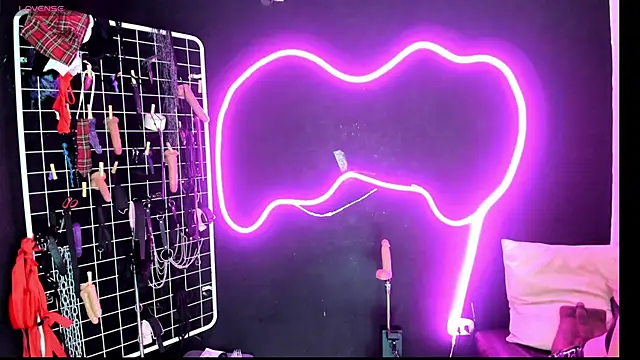 Snapshot of Mistress_Megan_BDSM chatting on 12.03.25 Mistress Megan BDSM online show from 12.03.25