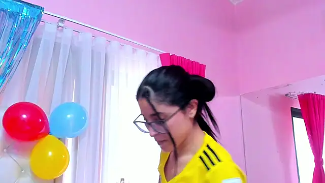 Snapshot of SamyySwet chatting on 06.17.26 SamyySwet online show from 06.17.26