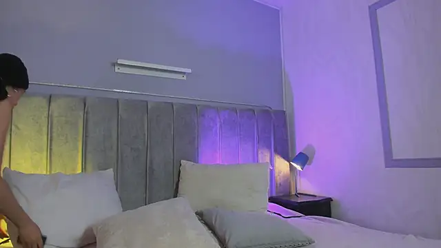 Peytonn Monroe online show from 10.29.25