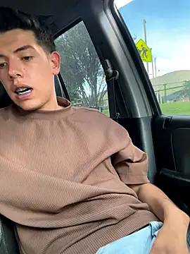 Snapshot of mattebret11 chatting on 09.22.25 mattebret11 online show from 09.22.25