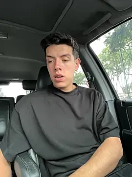 Snapshot of mattebret11 chatting on 09.28.25 mattebret11 online show from 09.28.25