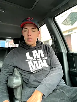 Snapshot of mattebret11 chatting on 09.30.25 mattebret11 online show from 09.30.25