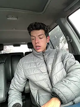 Snapshot of mattebret11 chatting on 10.21.25 mattebret11 online show from 10.21.25