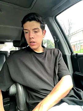 Snapshot of mattebret11 chatting on 10.27.25 mattebret11 online show from 10.27.25