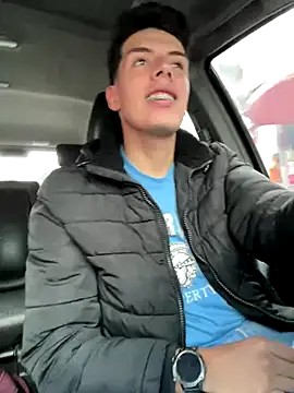 Snapshot of mattebret11 chatting on 11.01.25 mattebret11 online show from 11.01.25