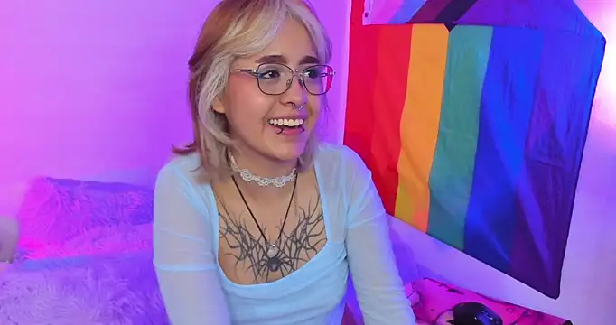 Snapshot of NekoWaifu chatting on 09.26.25 NekoWaifu online show from 09.26.25