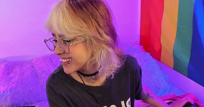 Snapshot of NekoWaifu chatting on 10.07.25 NekoWaifu online show from 10.07.25