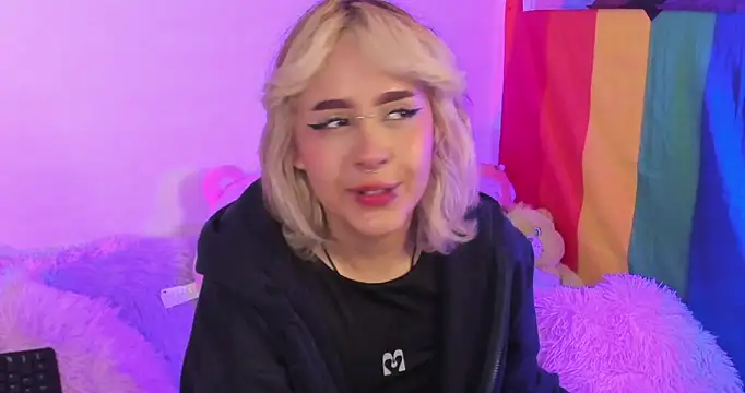 Snapshot of NekoWaifu chatting on 10.14.25 NekoWaifu online show from 10.14.25