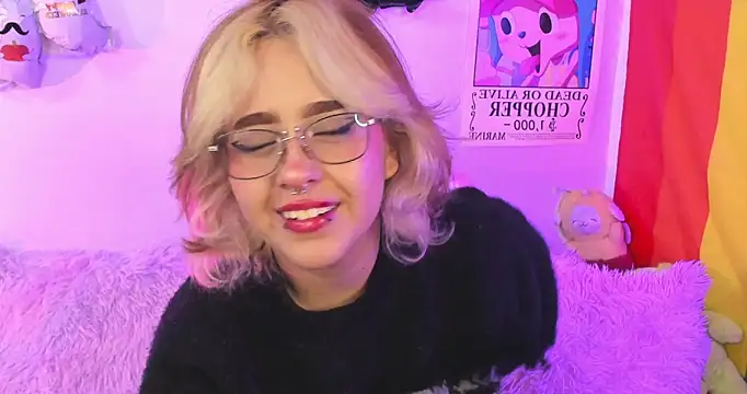 Snapshot of NekoWaifu chatting on 10.20.25 NekoWaifu online show from 10.20.25