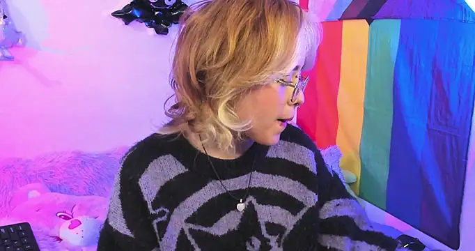 Snapshot of NekoWaifu chatting on 10.21.25 NekoWaifu online show from 10.21.25