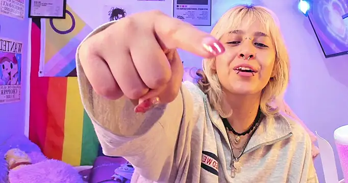 Snapshot of NekoWaifu chatting on 11.11.25 NekoWaifu online show from 11.11.25