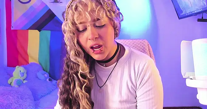 Snapshot of NekoWaifu chatting on 11.18.25 NekoWaifu online show from 11.18.25