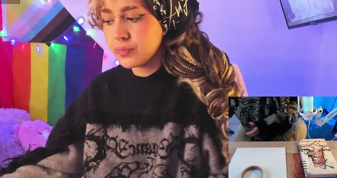 Snapshot of NekoWaifu chatting on 11.28.25 NekoWaifu online show from 11.28.25