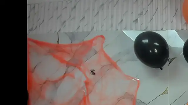 Isabella Blondetf online show from 10.28.25