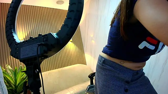 Isabella Blondetf online show from 11.15.25