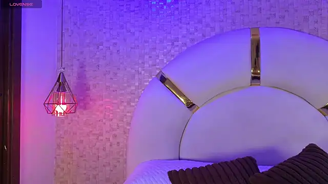 Snapshot of paulina_cano chatting on 10.14.25 paulina cano online show from 10.14.25